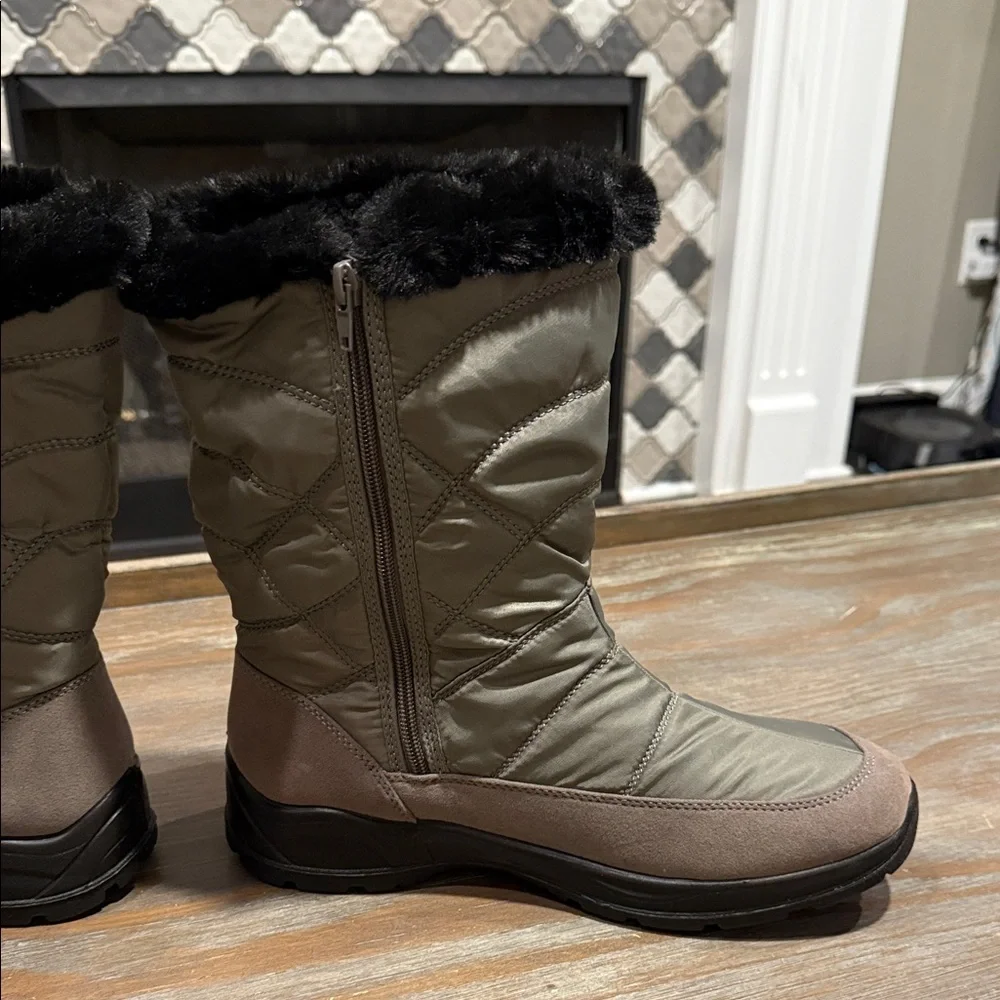 Easy Street Cuddle Easy Dry Waterproof Boots Grey/Taupe‎ Size 10 NIB